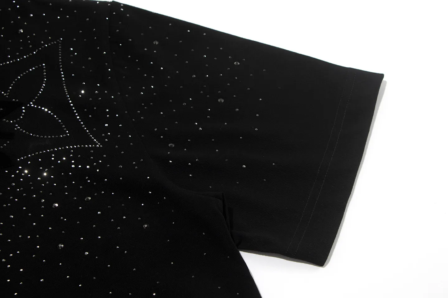 🅿️180 louis vuitto*2026 latest short-sleeved T-shirt (hot diamond) Material: Made of high version 300g double yarn combed cotton Size: S M L XL Color: black white Style number: W2652